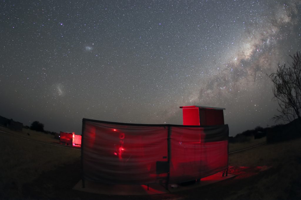 Bildquelle: Kai-Oliver Detken, Beobachterplattform auf der Astrofarm Kiripotib in Namibia