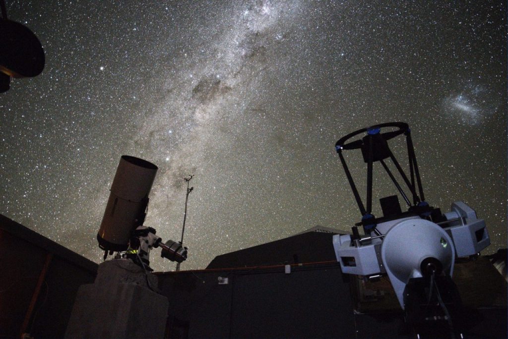 Teleskope des Observatorium El Sauce in Chile, Quelle: https://obstech.cl